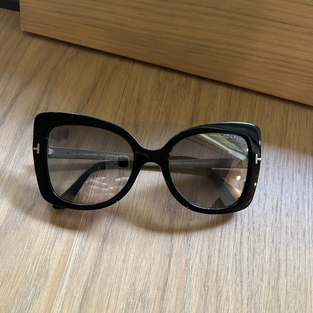Tom Ford black sunglasses Gianna-02 TF609